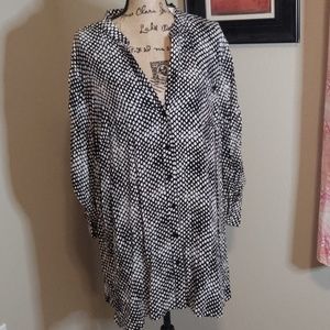 Black and White button up Avenue Blouse